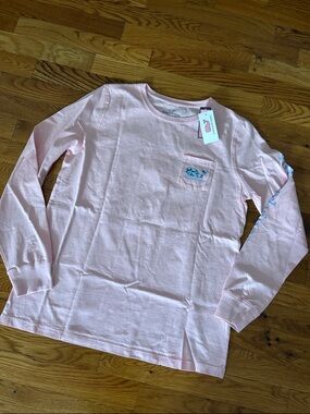 Vineyard Vines Light Pink Long-Sleeve Tee with Pocket Whale Graphic